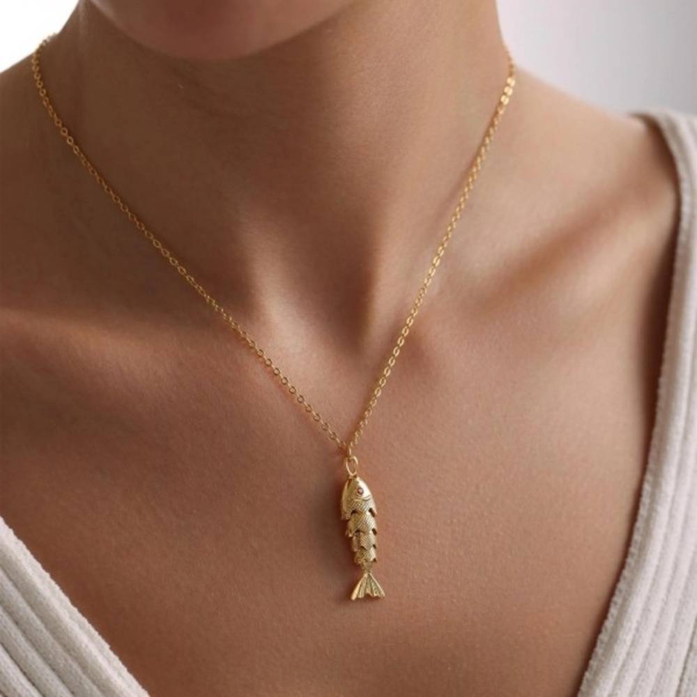 18K Fortune Fish Necklace (5109) - Picture 5 of 5